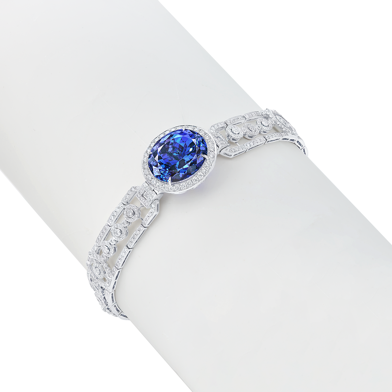 27.29克拉 丹泉石鑽石手鍊
Tanzanite and Diamond Bracelet