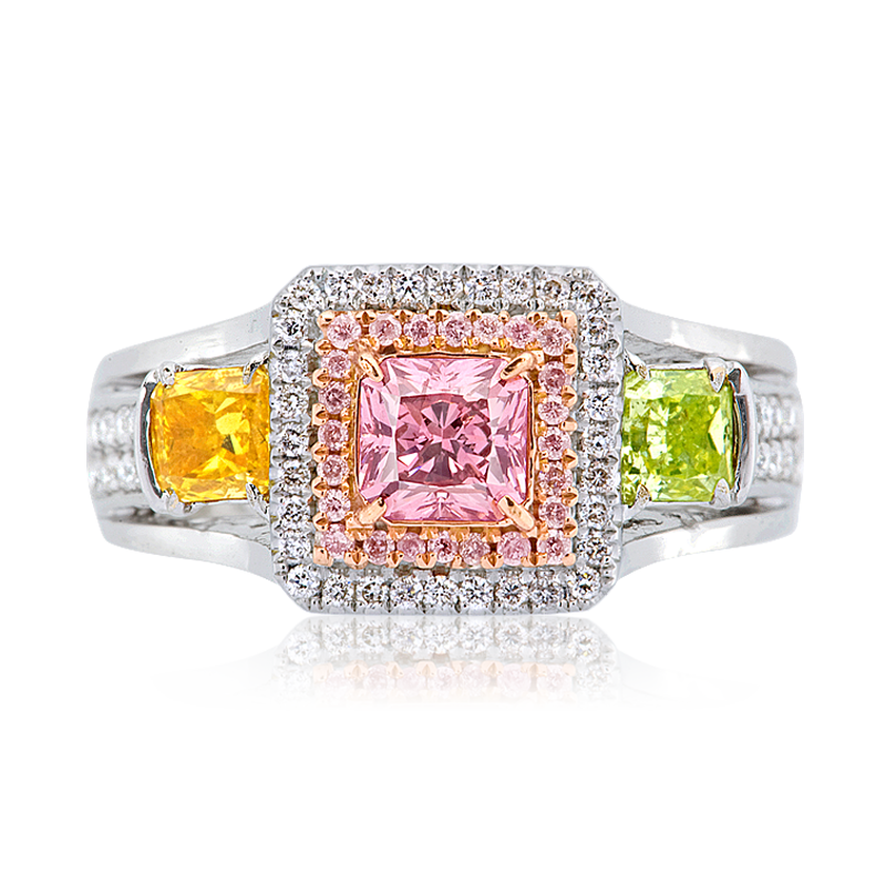 阿蓋爾粉鑽戒 0.53 克拉
Pink Diamond from Argyle Mine 
and Diamond Ring