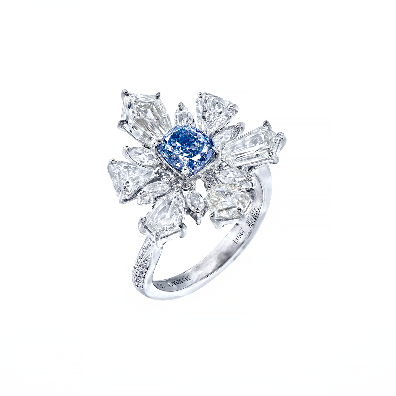 GIA 1.03克拉  藍彩鑽鑽石戒
FANCY BLUE COLOURED DIAMOND 
AND DIAMOND RING