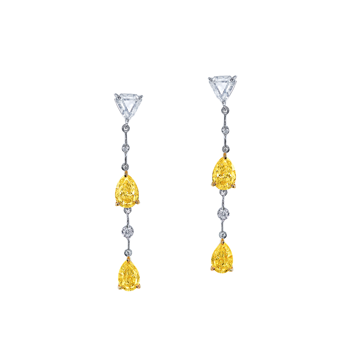 GIA 2.02克拉 黃鑽鑽石耳環
Fancy Yellow - Fancy Intense Yellow
Colored Diamond Earrings