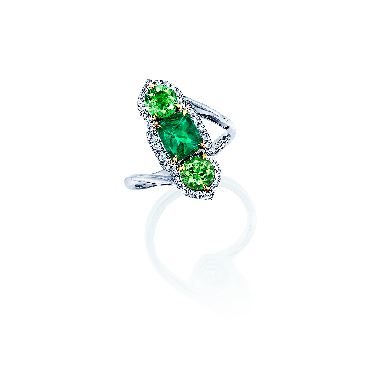 1.27 克拉 祖母綠戒
Emerald and Diamond Ring