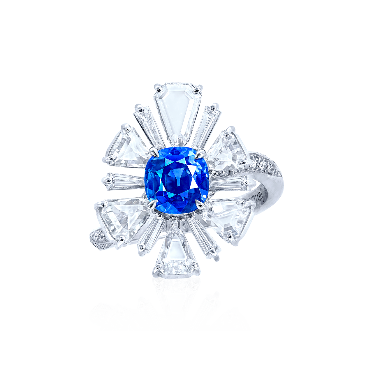 1.51克拉 喀什米爾天然無燒藍寶鑽戒
KASHMIR SAPPHIRE AND 
DIAMOND RING
